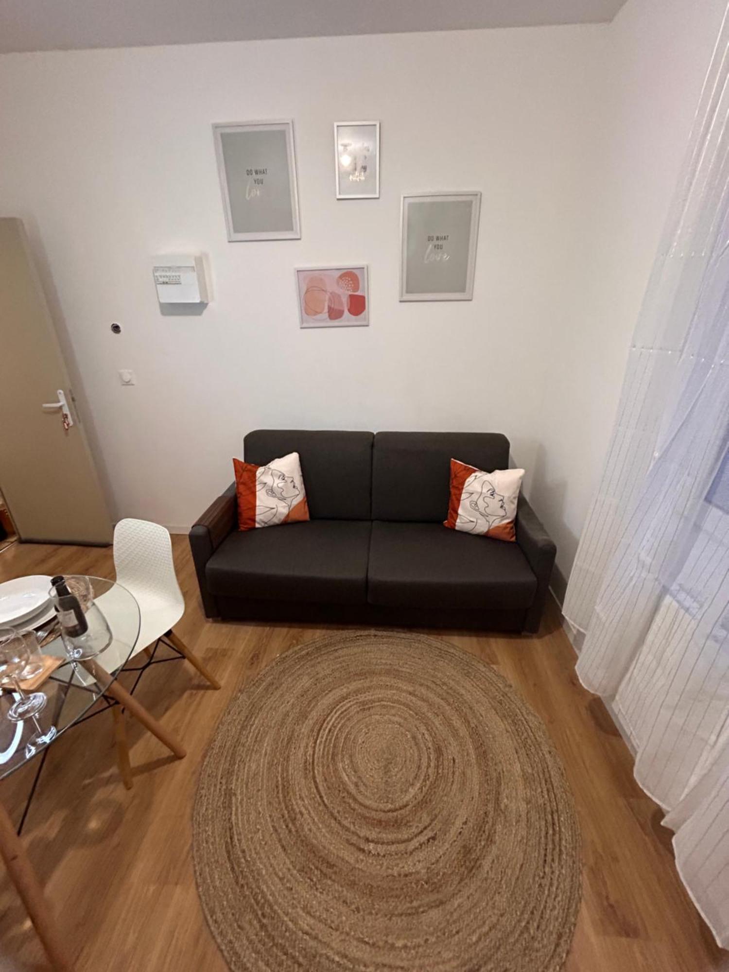Serenity Stay Saint-Quentin  Buitenkant foto